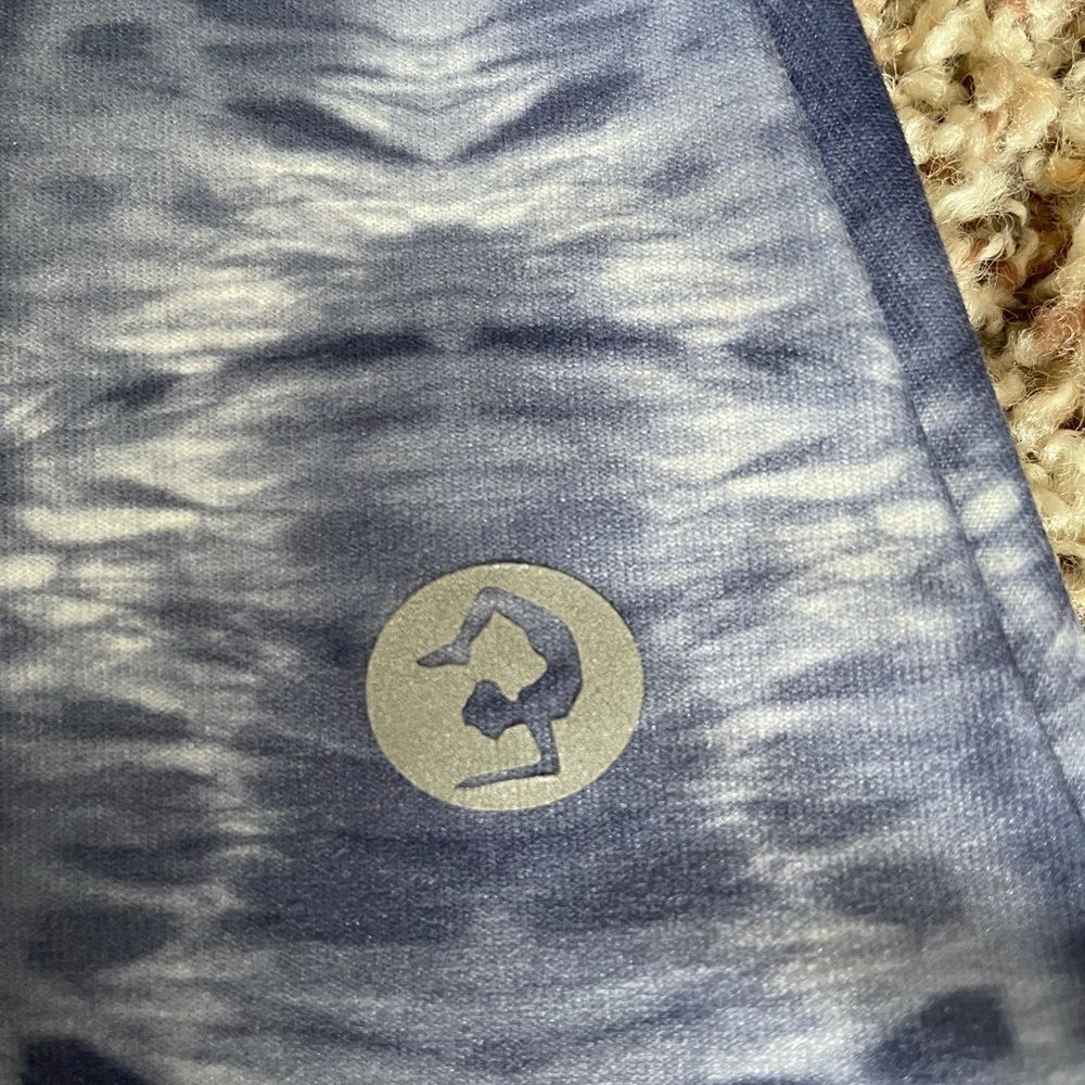 Scorpio Sol Workout Tank with Support Bra - Picture 3 of 5
